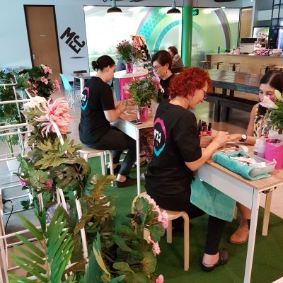 Coorprate nail bar